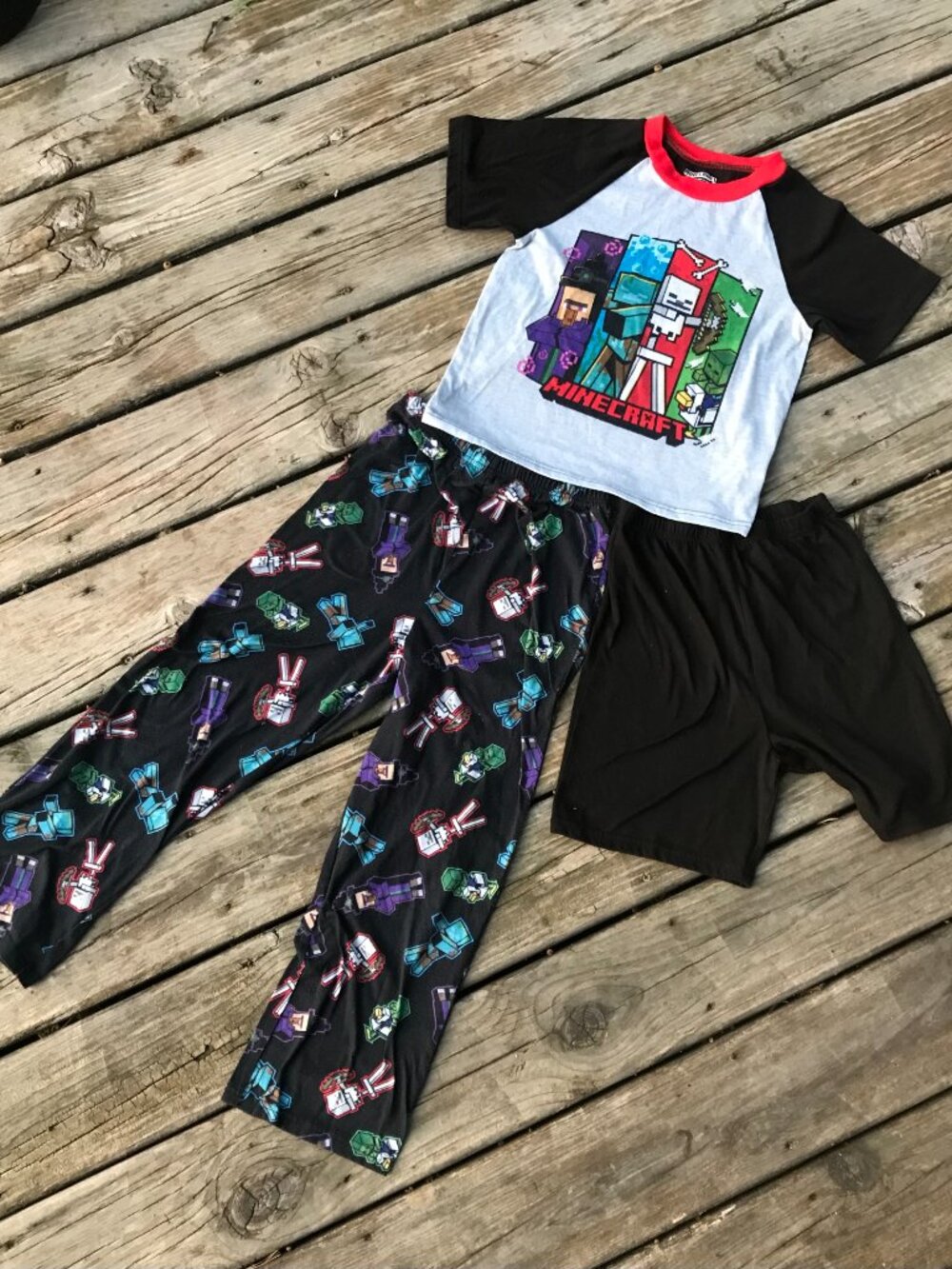 Minecraft Pajama Set Boys Size 10 Short Sleeve Shirt, Black Pants, Black Shorts